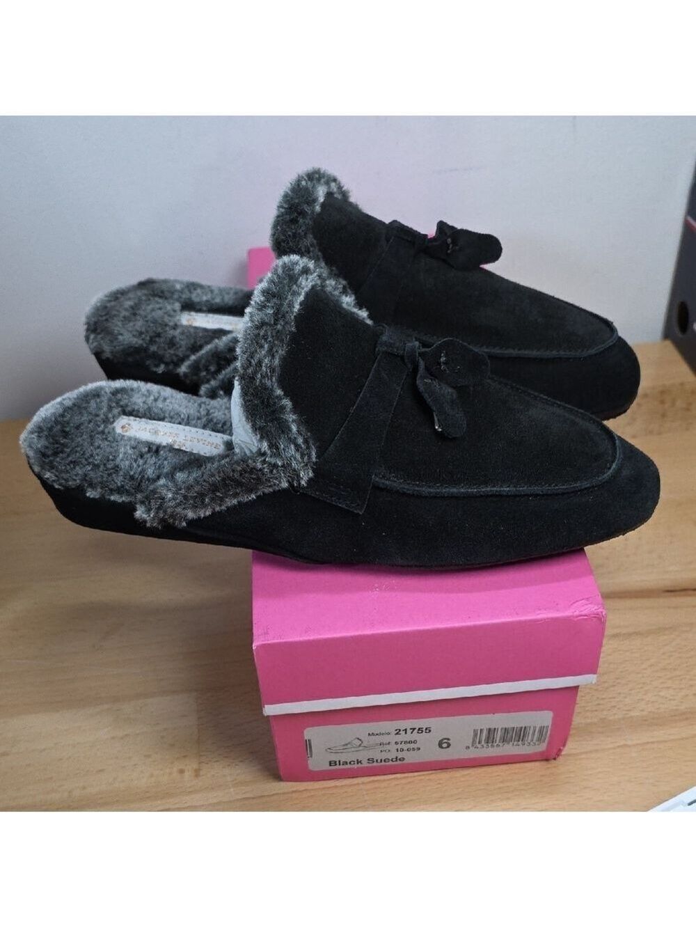 Black Suede Fur-Lined Slippers Size 6